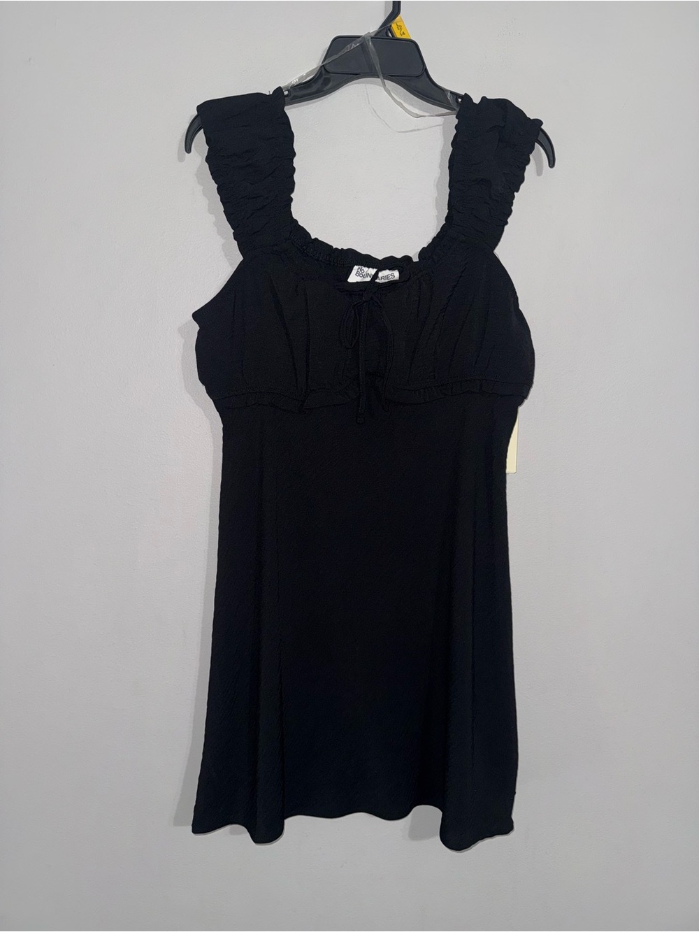 No Boundaries Women’s Black Ruffled Strap Mini Sundress Large